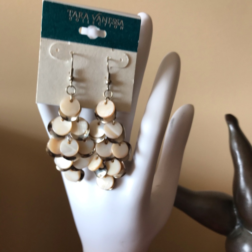 NWT TARA VANESSA Collection Pearl  Earrings.